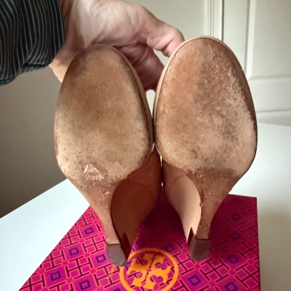 Tory Burch Nude Wedge Shoes - Picture 8 of 9